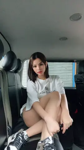 life is short to wear boring sneakers #jordan1mocha