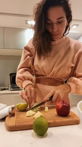 Hola Lunes ✨🍏🥦🍗🍚🥜🍭🍌 #bentobox #healthybento #bentoforkinds #mondaybentobox