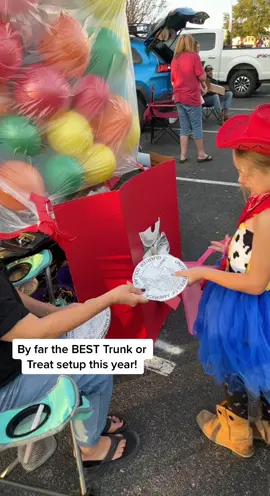 It’s a huge gum ball machine!  #trunkortreat #halloween #PradaBucketChallenge #fypシ #foryou #foryoupage
