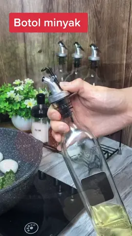 Botol minyak #belanjaonlinemurahmeriah #belanjaonline #shopee #ypf #ypfッ #alatkekinian #alatdapur #botolminyakgoreng #botolminyak