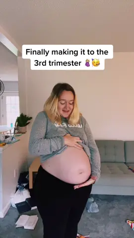 Like can we slow down plz 😳😬 #pregnant #pregnancy #pregnant🤰 #pregnantbelly #pregnanttiktok #PradaBucketChallenge