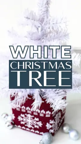 This is such a simple Christmas DIY that only takes a few dollars to make! 🎄 #lizfenwickdiy #christmas #christmasdiy #dollartreediy #DIY #UnwrapTheDeals