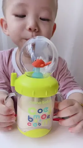 Kích thích cho trẻ nhỏ uống sữa #xuhuong #giadungtienich #giadungthongminh #treem