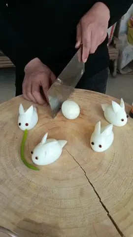 Have you learned how to cut dove eggs into bunny shapes like this?#chef #Fancystyling #KitchenHacks #interesting #cooking #bunny