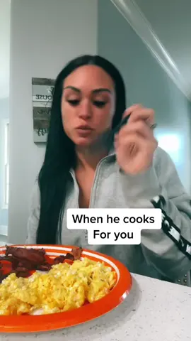 Breakfast time after gym #husbandwife #ididmydanceontiktokandwentviralwithit #goals