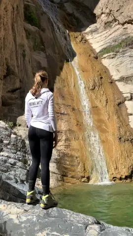 Mexico waterfalls 🤯🇲🇽 #parati #foryou #mexico #waterfall #water #Outdoors #hikingmty #adventure #trip #visitmexico #mustwatch