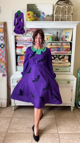 Going Batty 💜🖤🦇 Frizzle dress 5 is done just in time for Halloweekend! #missfrizzle #caitandthefrizz #caitsews