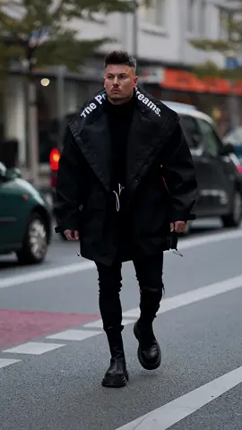 My weekend drip during rush hour. 🚕 #bottegaveneta #boots #fy #viral #walk #style #fashion #StreetFashion #StreetStyle #allblackeverything #look#city