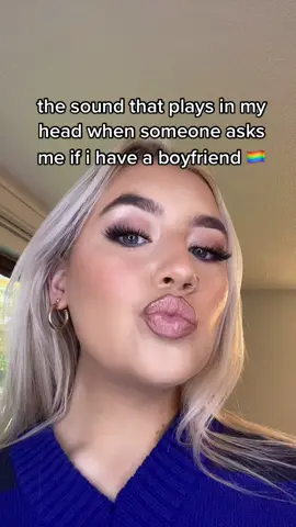 hehehe love making them feel awkward #wlw #lgbtq #gay