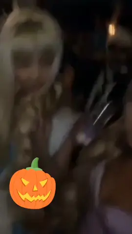 Không biết NiNi năm nay có hoá trang nữa không ta😁bé hoá trang thành Alice cute xỉu 🥰 #jennie #jennieblackpink #haloween #fyp