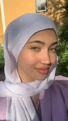 #makeitred  j’aimerais tellement qu’elle me répond @jawharraaa 🥺💙