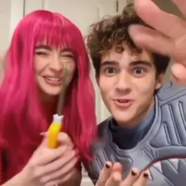 they looked so happy writing songs for each other and now they look so sad:( IM A CHILD OF DIVORCE! #joshuatbassett #sabrinacarpenter #jabrina #foryoupage #fypage #carpenter #iloveyouso #pleaseletmego #viral #joshuaandsabrina