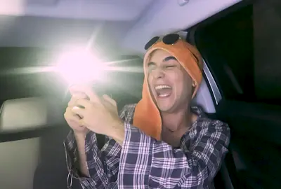 VOS Y TU AMIGA VOLVIENDO DE JODA EN TAXI 🚖🌙😂😈