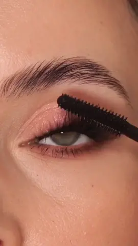 Honey. ✨ #eyemakeup #eyeshadowhacks #itsyourgirl #eyeshadowtutorialhacks via @ Annadyuryaginamakeup