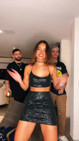 Meus amigos sensualizando pra vcs😏 Dc: @Daveyy