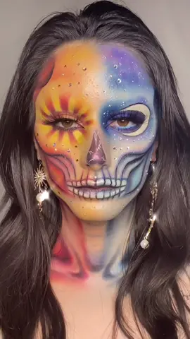 IB: @ giuliannaa on IG ✨ FOLLOW ME 💋⭐️💄 #skullmakeup#colorfulmakeup#halloweenlook#avantgardemakeup#makeupinspo