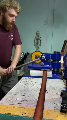 #leathercraft #leather #asmr #кожаныйремень #leatherworking #ремень