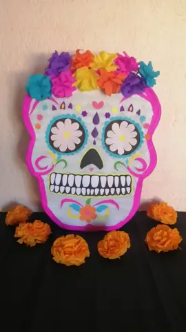 Mini piñata Cara de Calavera 🏵️💮💀🌺#diademuertos #noviembre #tradicionesmexicanas #piñatascreativas #piñatas #piñataspersonalizadas #diademuertos