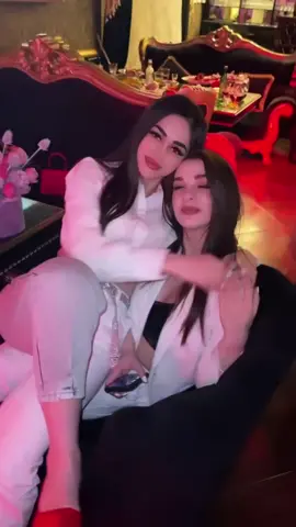 🙆🏽‍♀️