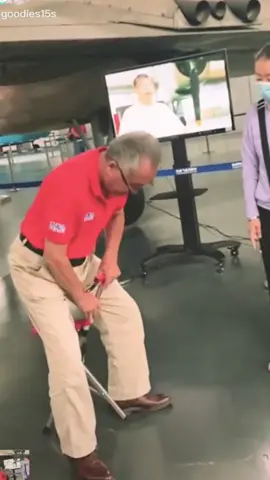 Bengala com assento #elderly #elderlylove  #idoso #cuidador