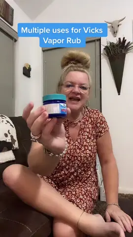 #fyp #vicksvaporub #dryheels #jointpainrelief #lifehacks #crackedheels