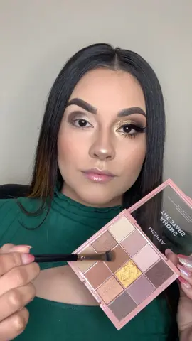 Chulas! Ya salió a la venta la nueva colección de @moiracosmetics ✨ #pasoapasomaquillaje #stepbystepmakeup #maquillagechallenge #easymakeup
