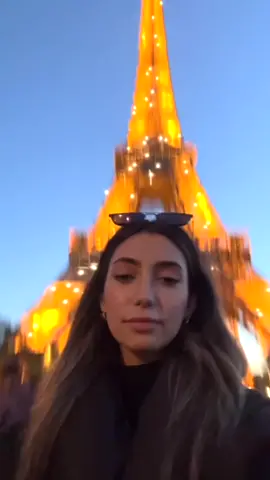 the end tho 😭😍😍 #evenifyouarenotreadyfortheday #paris #parisatnight