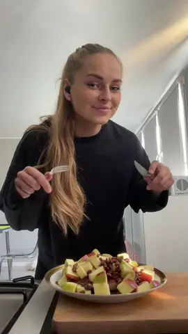 Omlet szarlotka - każdego dni smakuje coraz lepiej ! #breakfast#trend#viral#food#omletszarotka#zdroweodżywianie