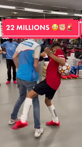 22 millions views 😳✊🏼 #fyp #pourtoi #viral #manu #futbol #Soccer #decathlon