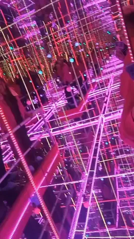 infinity mirror maze#fypシ #mirrormaze #mirrormazenepal #pokharalakeside #viralplace❤️ @samajpaudel @sagarthapa421 @chulbahadurgurung