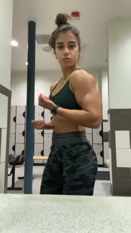 #greenscreen #greenscreenvideo  +30 lbs later 😅