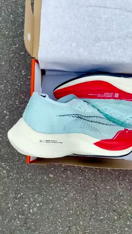 Para running de alto rendimiento 🏃🏾ULTIMA COLECCIÓN 🏃‍♀️⚡️ Nike ZoomX Vaporfly Next% 2 corre desde 10k hasta una maratón. Ahórrate hasta un 30% comprando en USA con nuestros Personal Shopper..📌 Disponibilidad sobre pedido/PRODUCTOS 100% ORIGINALES - Adquiridos en tiendas oficiales americanas 🇺🇸 ENVIOS HASTA LA PUERTA DE TU CASA EN COLOMBIA 🚚☺️• Para pedidos vía WhatsApp 3137861368 o mensaje directo 📨#compras #originales #colombia #ofertas #moda#fitness