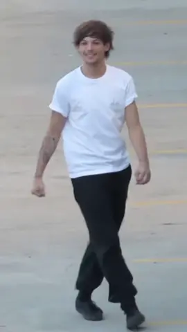 I CANT WITH HIS HAIR SO FINE- #louistomlinson #louistomlinsonedit #fyp #edit