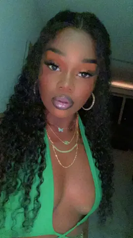 It’s the whole 🏝 vibe for me✨💚✨💚 got this melanin goddess ready for her well deserved vacation 🏝✨🏝✨🏝#fyp #explorepage #melanin #islandlife