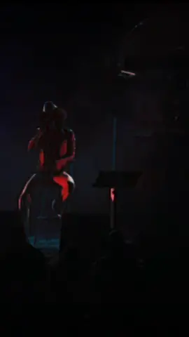 Las palabras fueron avispas y las calles como dunas. #lachispaadecuadaheroesdelsilencio #heroesdelsilencio #enriquebunbury #hjacks_music #hjacks