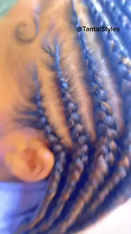 How neat do you want your #cornrows #braids ? #knotlessbraids #fyp #ghanatiktok🇬🇭 #viralvideo #tantalstyles #howto #howto #braidsworld #tantalsbraids #foryoupage #hair #bantuknots