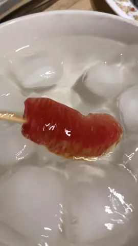 Grapefruit tanghulu yummy yummy! #asmr #satisfying #oddlysatisfying #tiktokcooks #tiktokfood #tanghulu #grapefruit #grapefruittanghulu #sugar #candy
