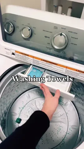 Watch to the end & Peep that Pod Pop Fail 👀 #laundry #laundrytok #laundryday #laundryasmr #laundrytiktok #CleanTok #asmr #asmrvideo #asmrtiktoks
