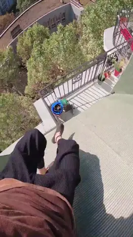 Smooth #parkour #paris #rooftops