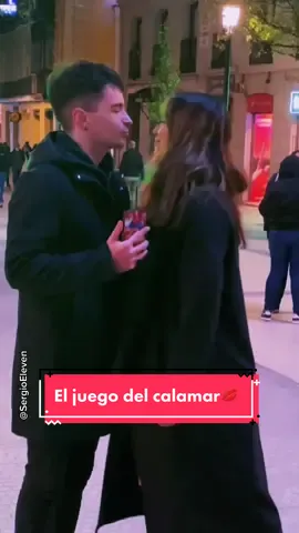 El juego del calamar ✋💋 IG: SergioEleven ❤️ #besoocachetada #ligar #kissorslap #eljuegodelcalamar