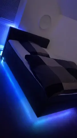 LEDs unterm Bett sind einfach zu wild #leds #led #govee #wild #bett #enstpannt
