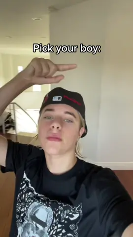 who u choosin? @sky.perry @Jakob Magnus #fyp #tiktok #foryou