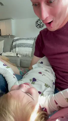 Giggles with Daddy 😍 #daddysgirl #toddlerlife #giggling #playingwithdad  #fulloflaughter #morningswithdad #cute