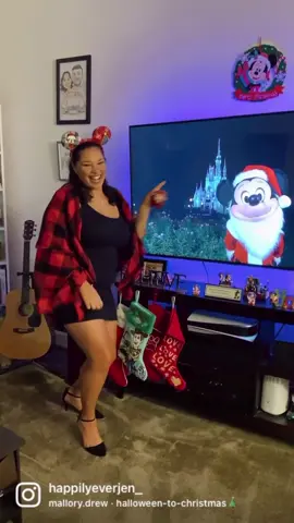 Going from Halloween to Christmas like 🎃 🎄 #disney #disneyadult #disneyworld #disneycreator #magickingdom