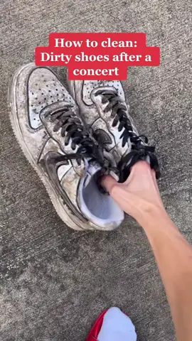 And maybe they’ll come to liiifffeeeee #shoes #cleaning #shoecleaning #tips #tricks #nike #airforce1 #sneakers #astroworld #astroworldfestival