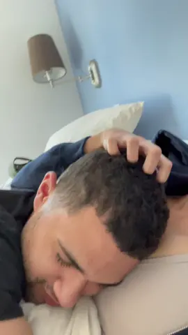 scratch your boyfriend’s head #2 #scratchy