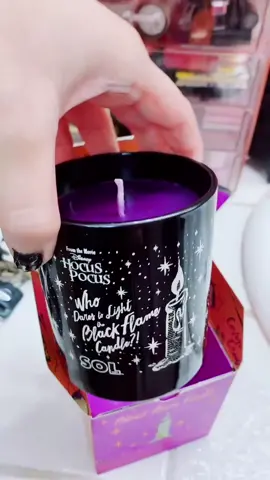 Yay finally got it #candle#hocuspocus#witch#witchy#foth#alrerntauve#colourpop#colourpopxhocuspocus#halloween#blackcandle#darkaesthetic#foryou