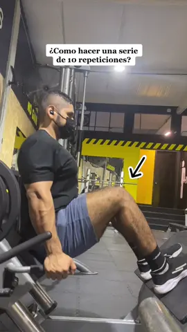 Deja tus dudas en comentarios #ejercicio #correctaejecuciondemovimiento #bienhecho #correcto #fail #sentadilla #gym #AmFitnessGym #FitnessAds #Tampico