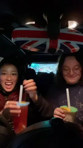 bobaup in seattle!! it’s so cool, you can make your own drinks🧋#greenscreenvideo #boba #seattle