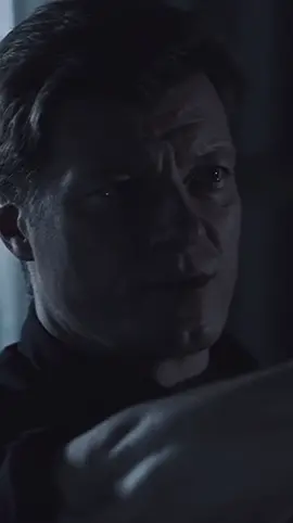 В какой роли Алексей нравится вам больше? #сериалслед #алексеймоисеев #романберезин #рекомендации #след